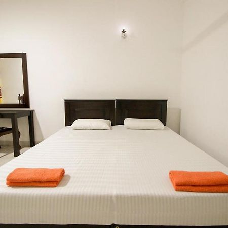 Yoho Relax On Otel Kolombo Dış mekan fotoğraf
